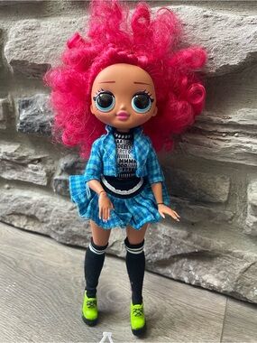 OMG pink Curls Doll